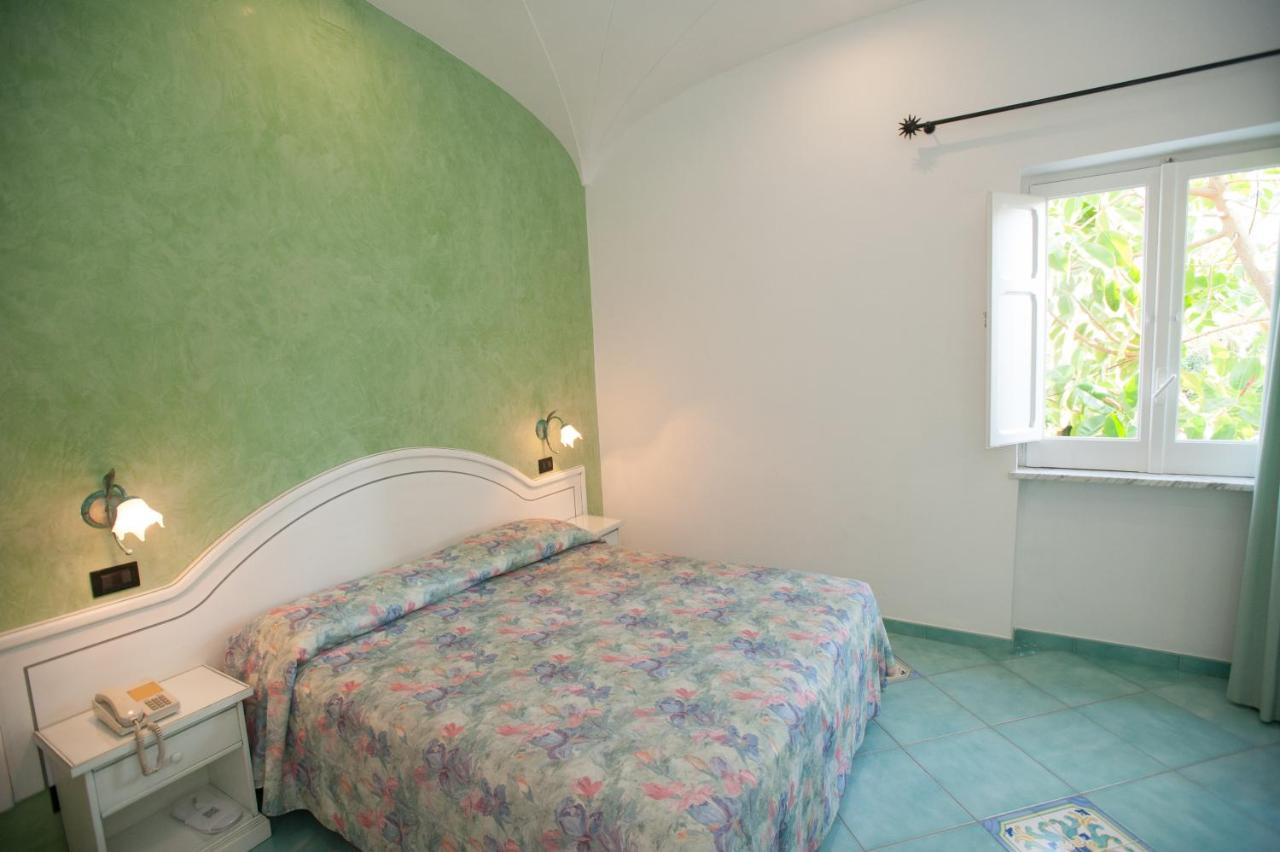 Hotel Villa Sirena - Thermae & Spa Ischia Exterior photo