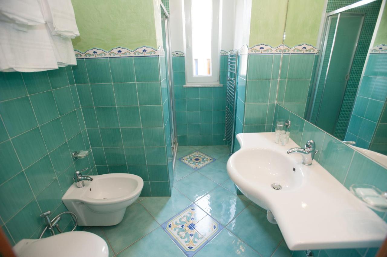 Hotel Villa Sirena - Thermae & Spa Ischia Exterior photo