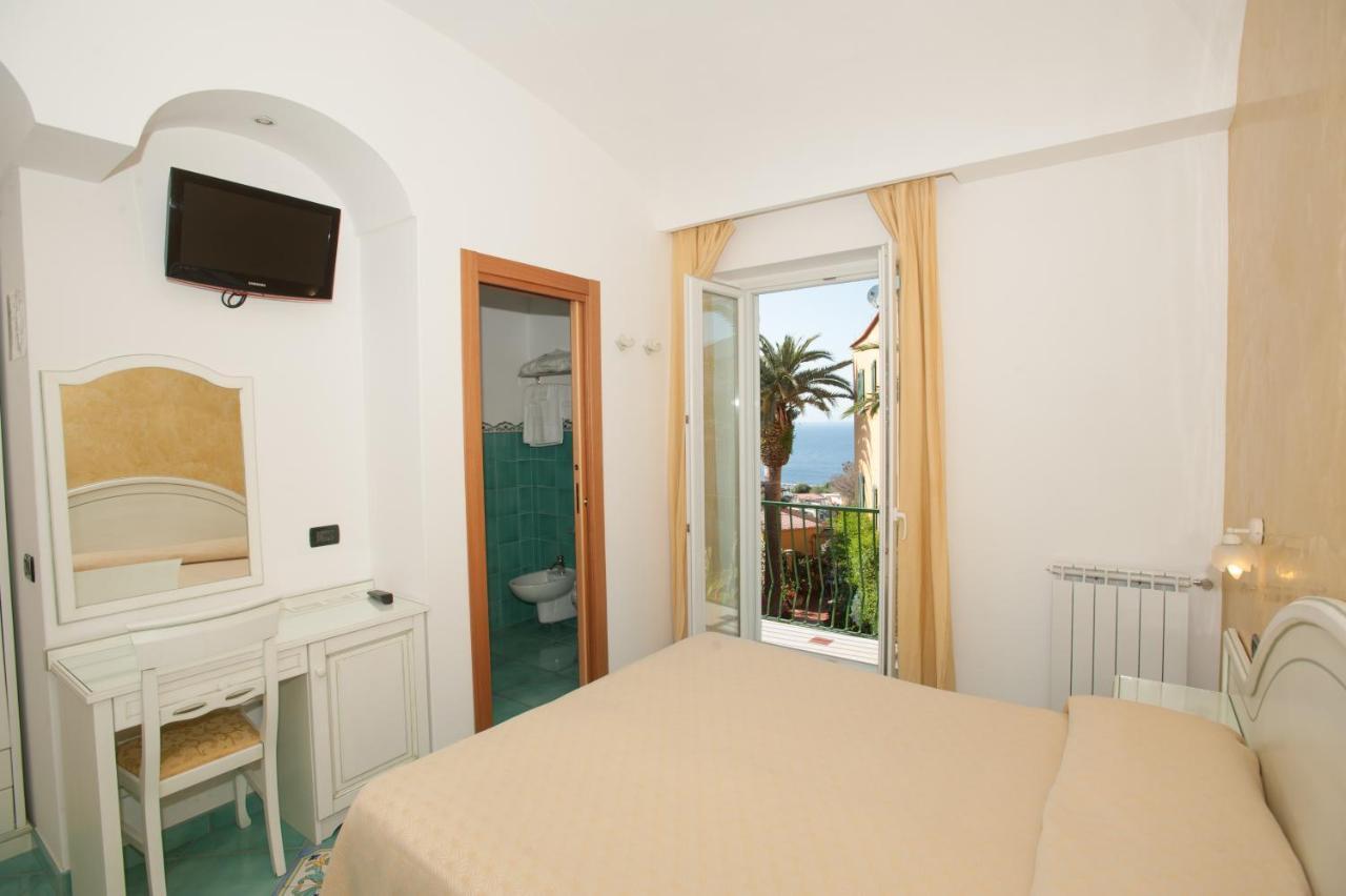 Hotel Villa Sirena - Thermae & Spa Ischia Exterior photo