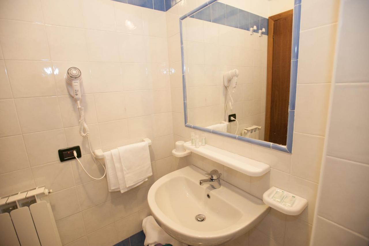 Hotel Villa Sirena - Thermae & Spa Ischia Exterior photo