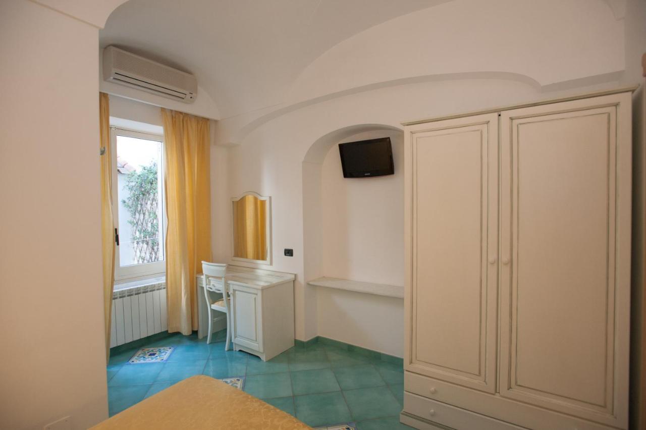 Hotel Villa Sirena - Thermae & Spa Ischia Exterior photo