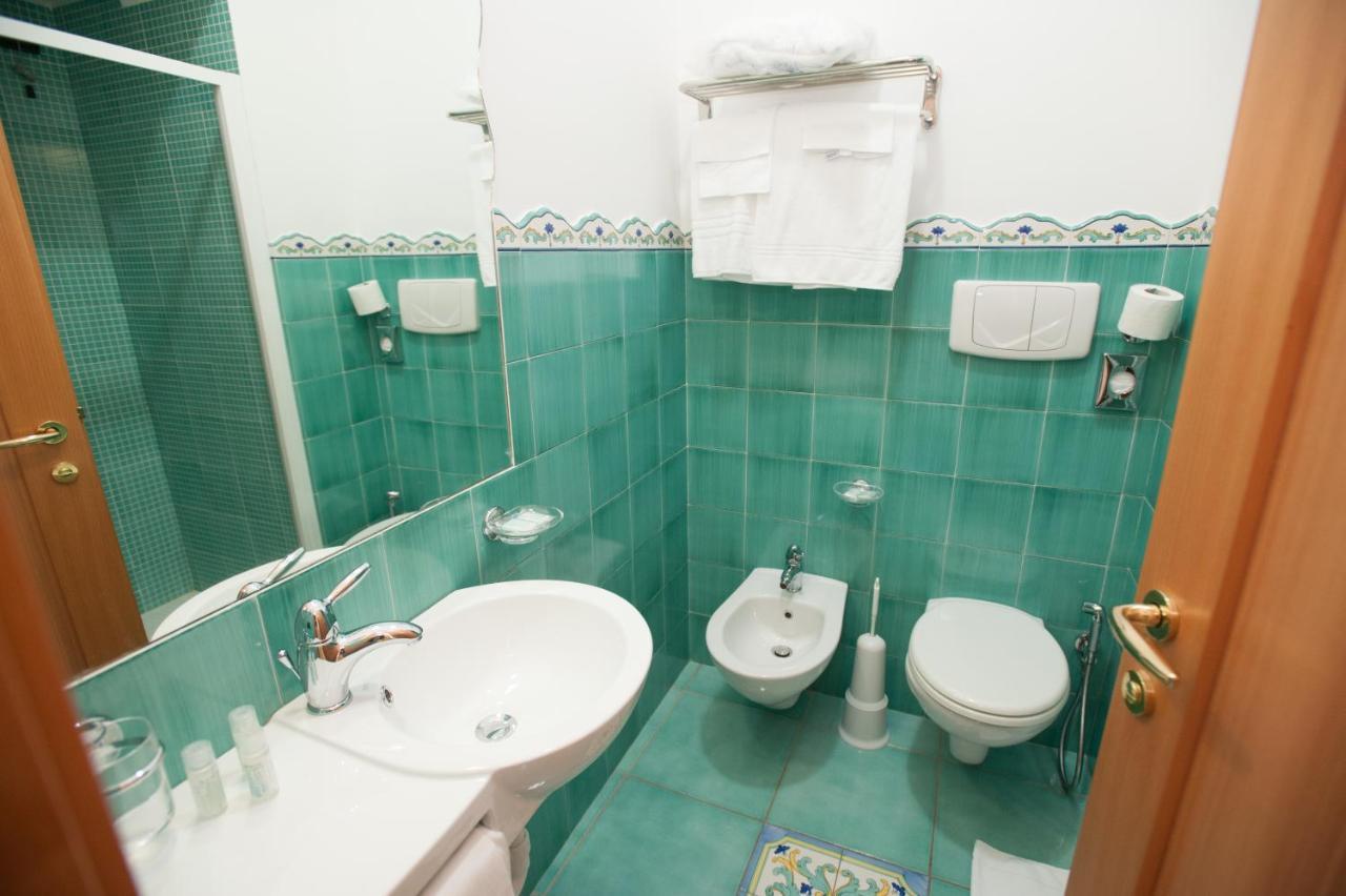 Hotel Villa Sirena - Thermae & Spa Ischia Exterior photo