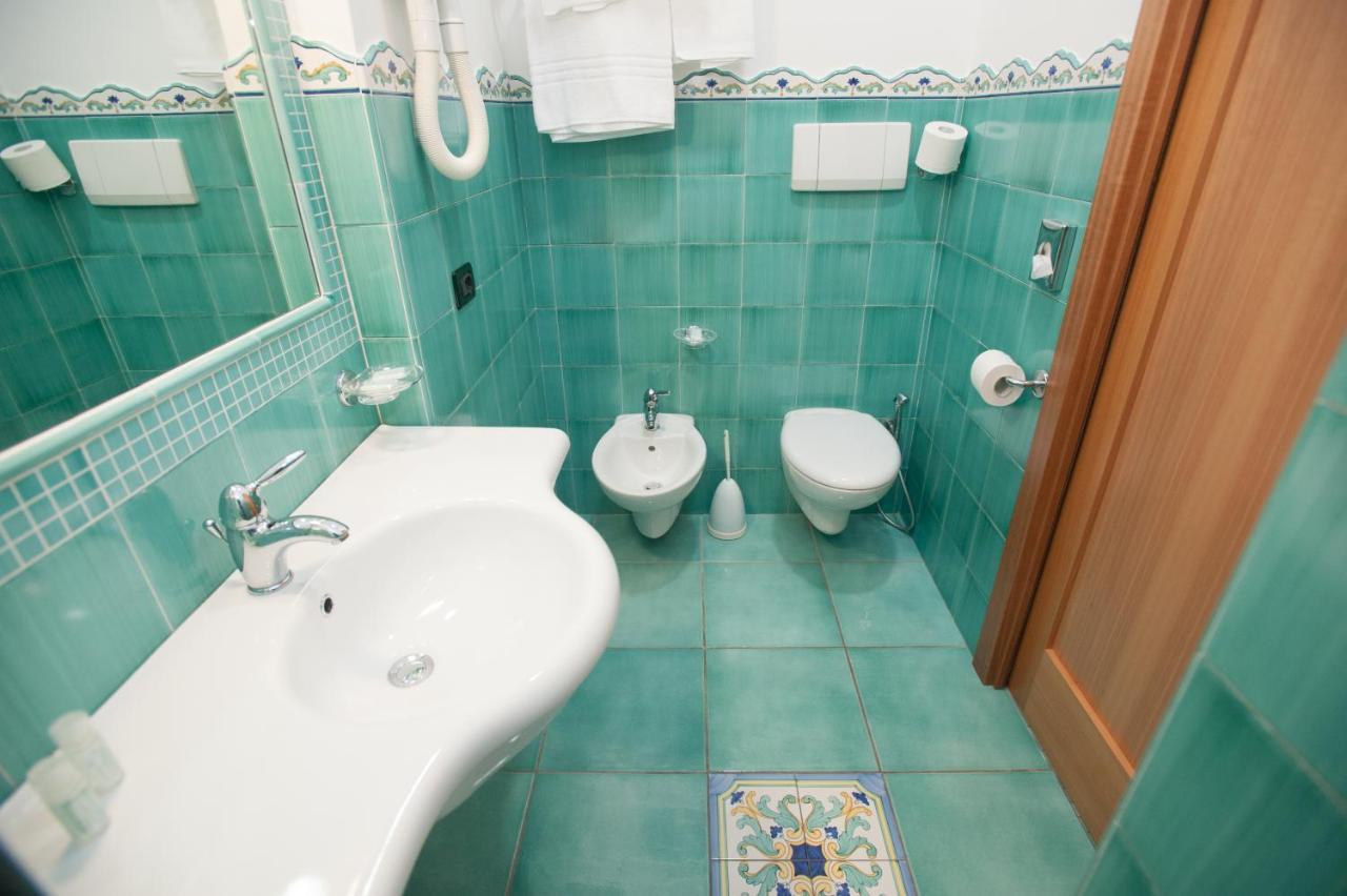 Hotel Villa Sirena - Thermae & Spa Ischia Exterior photo