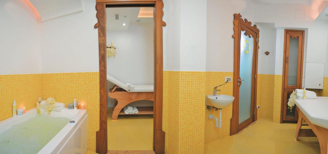 Hotel Villa Sirena - Thermae & Spa Ischia Exterior photo